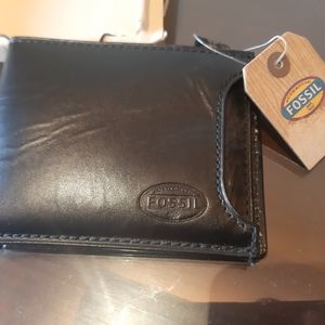 Fossil, mens black leather wallet, new